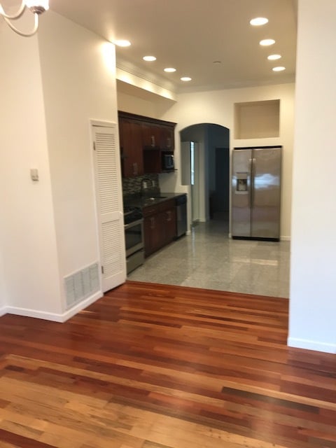 Foto del edificio - 2336 N Wayne Ave