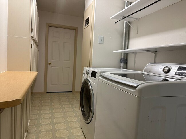 Foto del edificio - Elegant Home in Central Lubbock Available ...