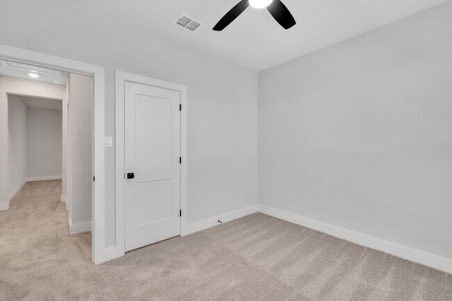 Foto del edificio - FOUR WEEKS FREE!!!  Brand New!!! Modern To...