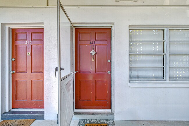 Foto del edificio - 5150 10th Ave N