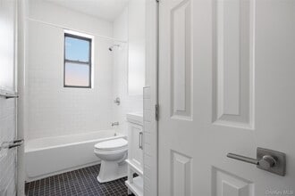 Building Photo - 86-22 Jamaica Ave