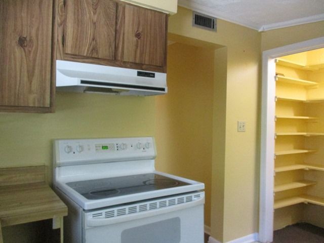 Foto del edificio - 350 S.Lawrence Blvd -- LEASE PENDING