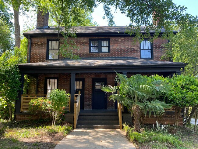 Foto del edificio - The Oaks Apartments