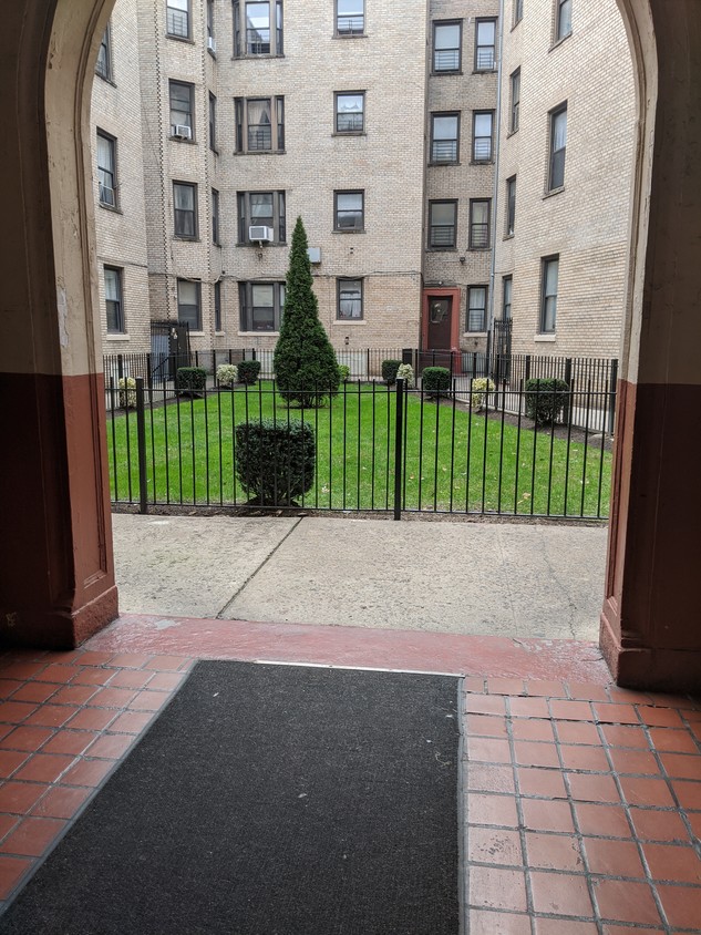 Primary Photo - 446 Ocean Ave