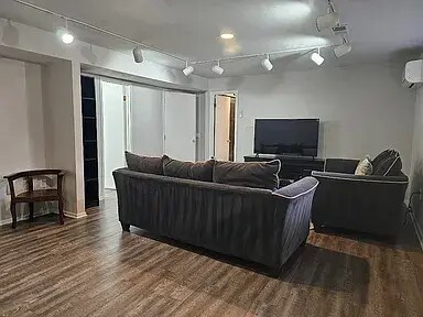 Foto del edificio - 1217 Edgevale Rd