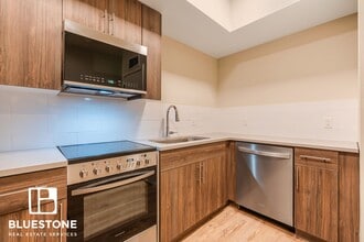 Interior Photo - The Woods on Marquam Hill