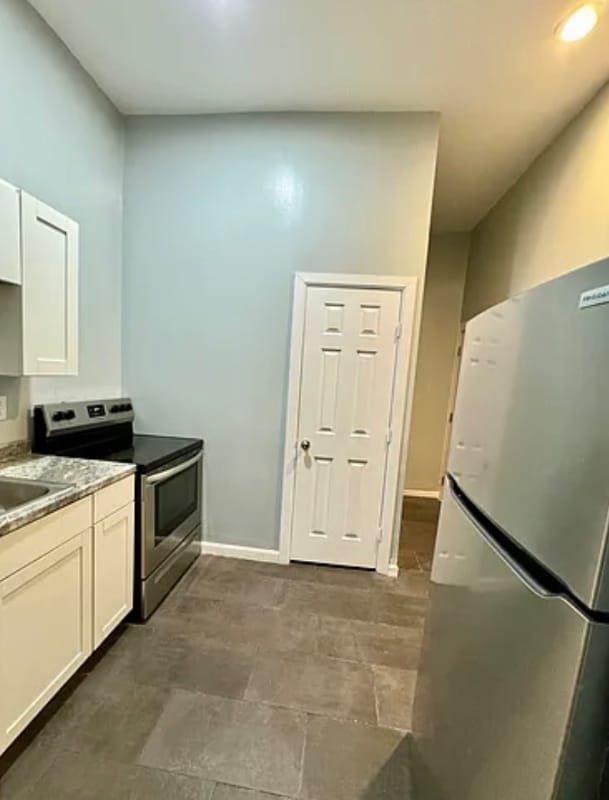 Photo - 229 S 6th St Apartment