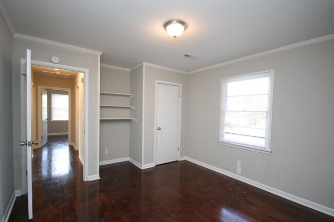 Foto del edificio - 4413 Lakeview Dr NW