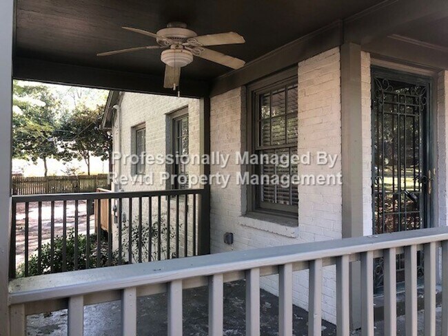 Building Photo - 3 Bedroom Home near Poplar and Highland