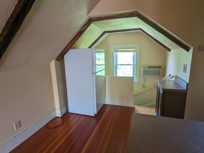 Building Photo - 117 Elmgrove Ave
