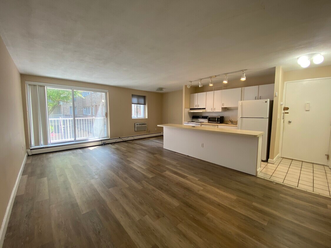 Foto principal - 123 Sewall Ave