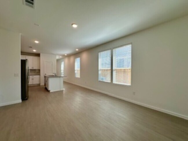 Foto del edificio - 500 Kinglet Dr