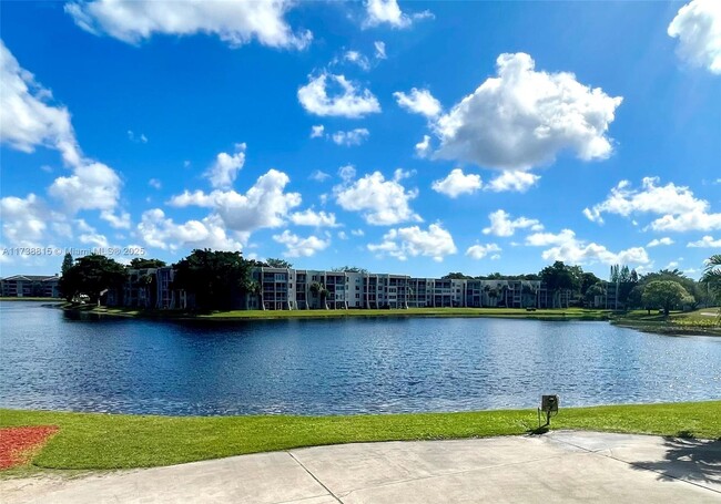 Foto del edificio - 2141 SW 93rd Way