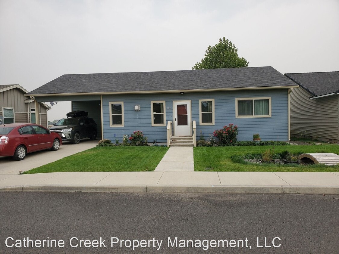 3 br, 2 bath House 1711 E. Glacier Street House Rental in La Grande