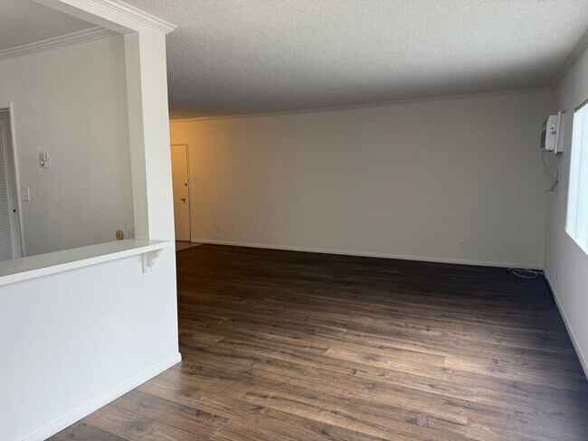 Building Photo - VALLEY VILLAGE - VERY LARGE 2 BEDROOM 2 BATH NEWLY RENOVATED APARTMENT FOR RENT