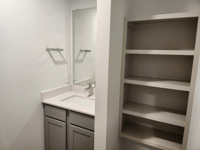 Building Photo - 7106 Marina Hts Wy