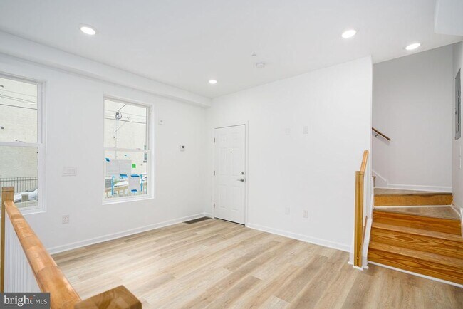 Foto del edificio - 2352 W Thompson St