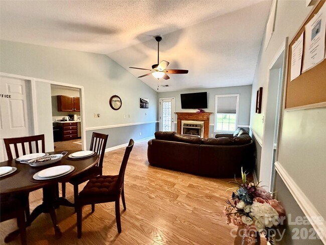 Foto del edificio - 2809 Faircroft Way