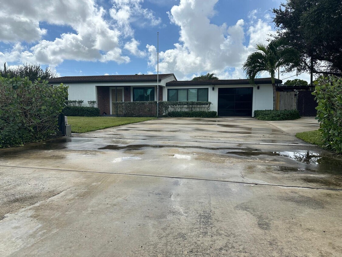 Foto principal - 2940 Cherokee Rd