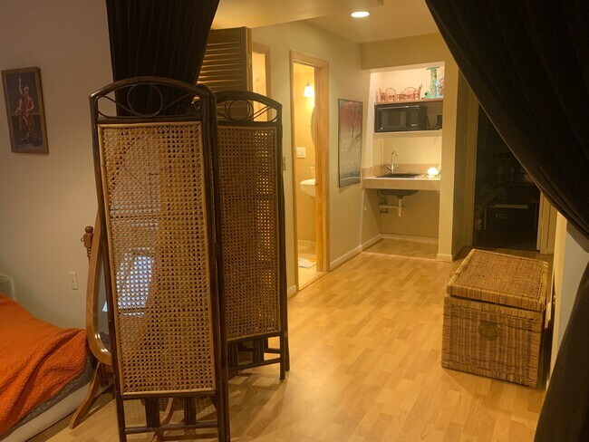 Foto del edificio - 9245 Three Oaks Dr