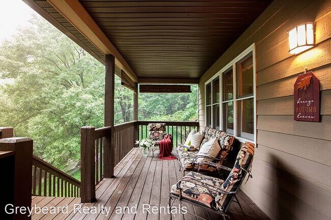 Foto del edificio - 3 br, 2 bath House - 148 Locust Ridge