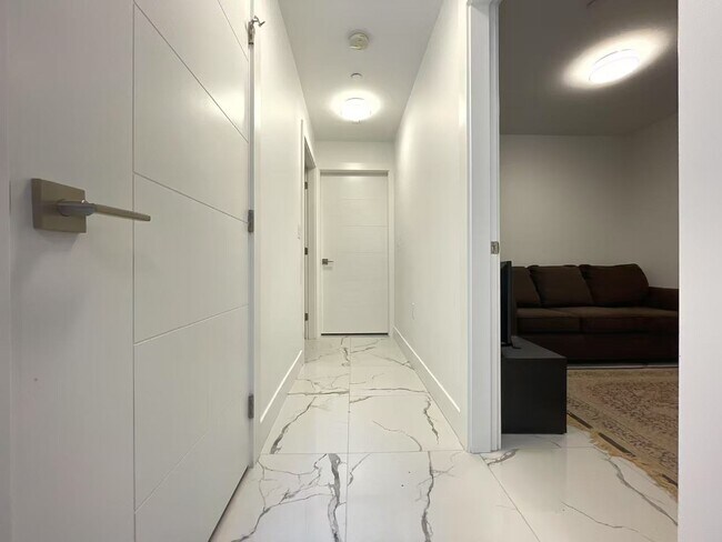 Photo du bâtiment - 1523 W 60th Ave