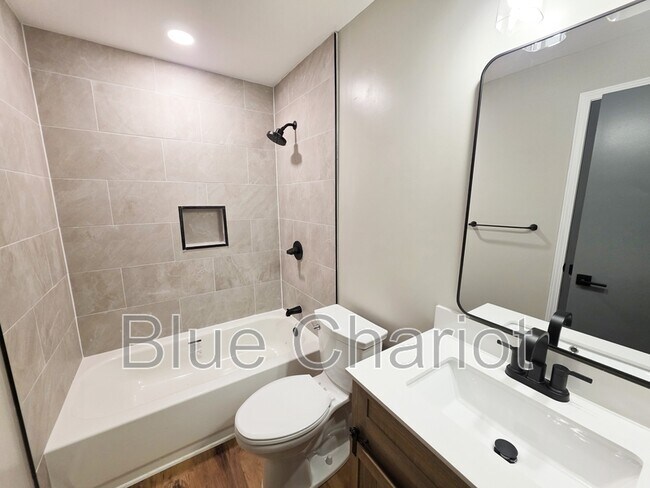 Foto del edificio - 1705 Smith Level Rd