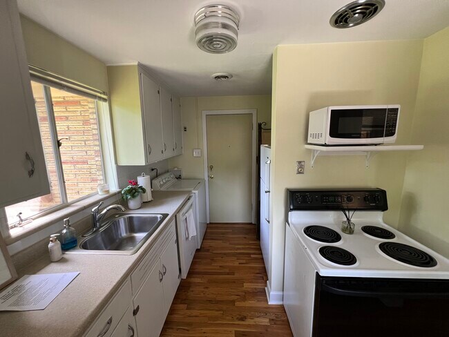 Foto del edificio - 3738 E 6th Ave