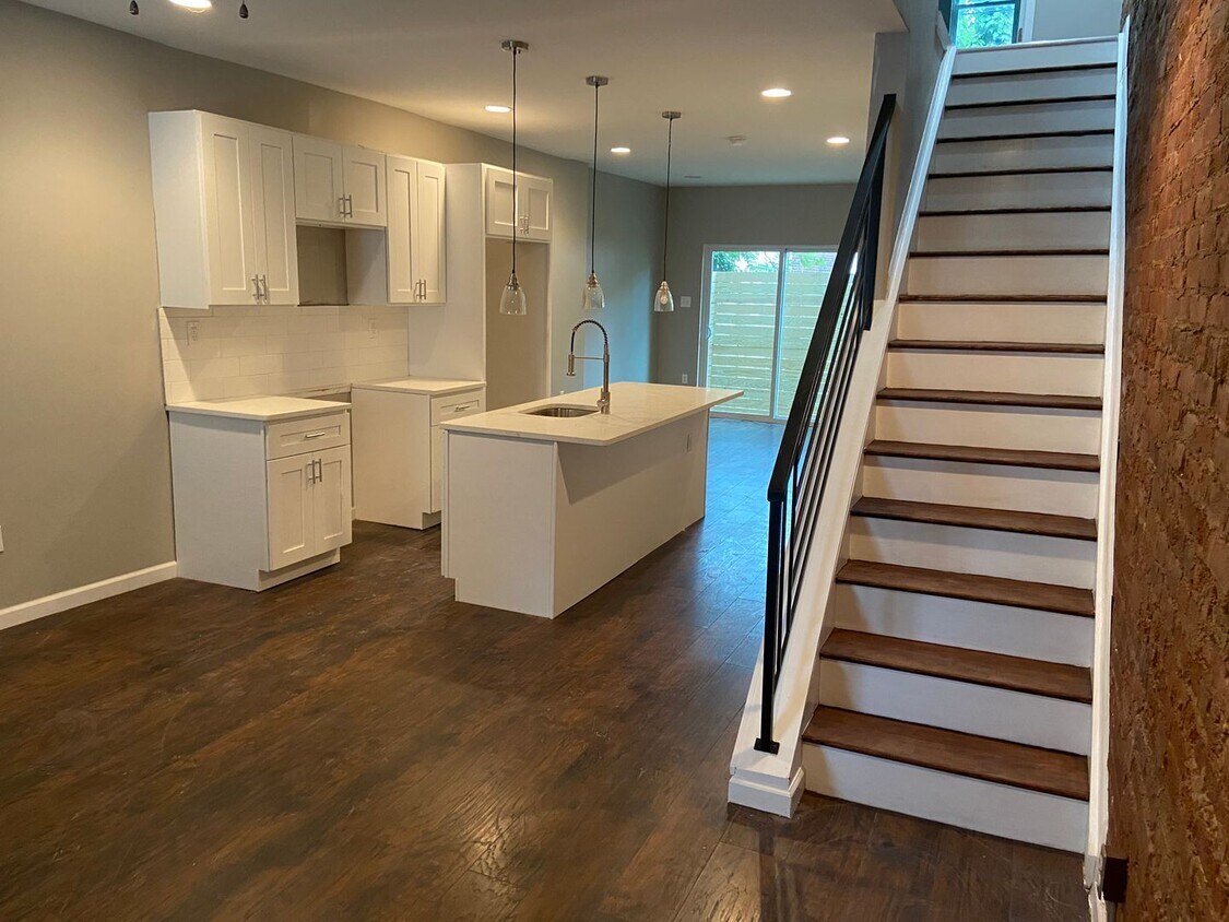 Primary Photo - BEAUTIFUL 2 BEDROOM SINGLE FAMILY PROPERTY...