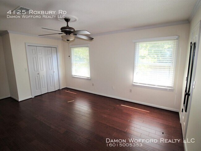 Building Photo - 4125 Roxbury Rd