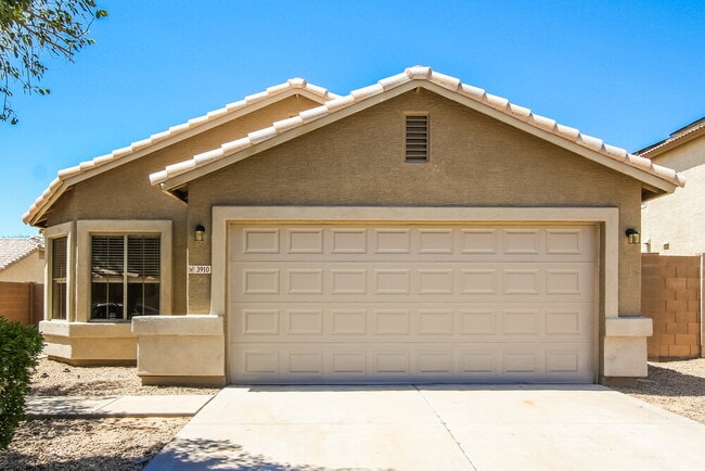 Building Photo - 3910 N 125th Dr
