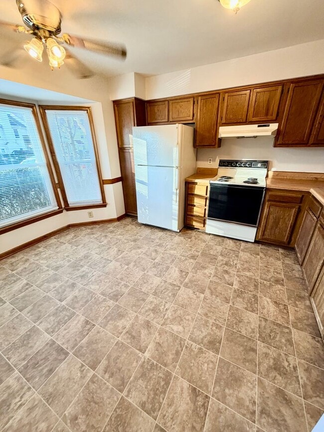 Building Photo - KEMPSVILLE LAKE