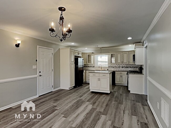 Building Photo - 3206 Amhurst Dr NW