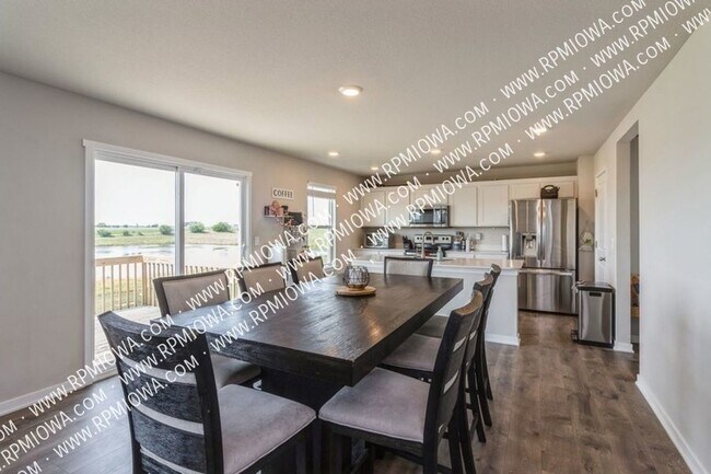 Building Photo - EXECUTIVE IN WAUKEE!! 4 Bedroom, 2.5 Bathr...