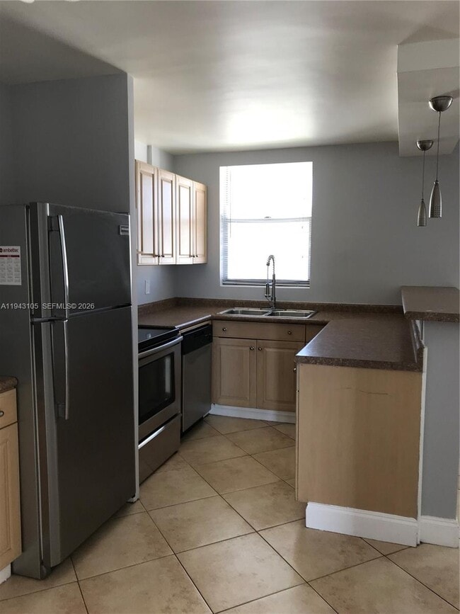 Building Photo - 1801 S Treasure Dr