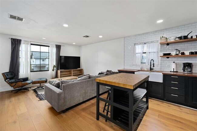 Foto del edificio - 2804 Crest Ave