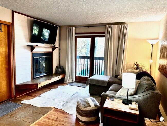 Foto del edificio - Long Term Rental- 549C Rainbow Village