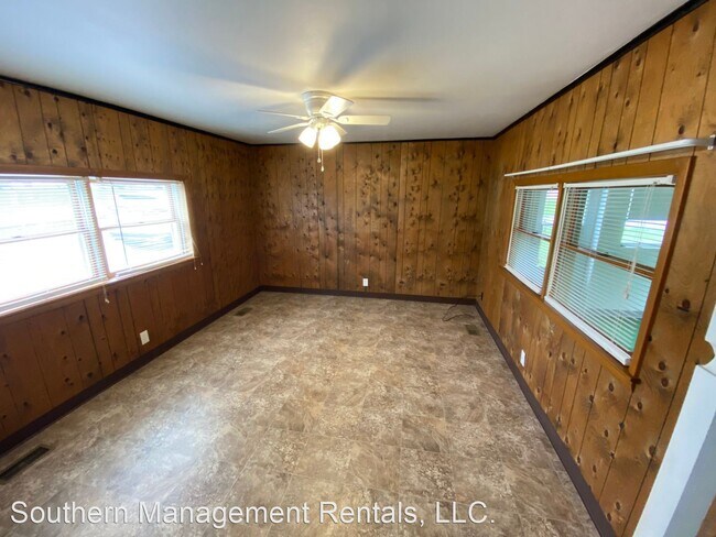 Building Photo - 3 br, 1.5 bath House - 2000 Hilton Ave