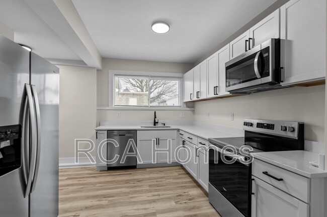 Building Photo - 1009 36th St