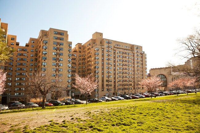 Building Photo - 2601 Pennsylvania Ave