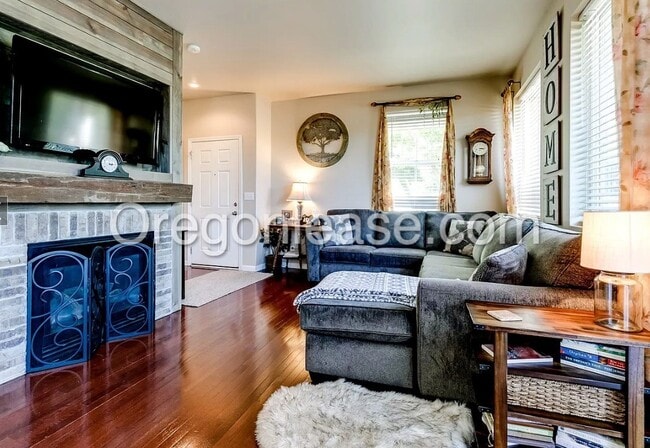 Building Photo - 1723 Praslin St
