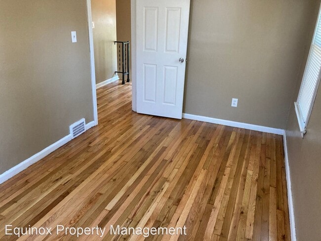 Building Photo - 3 br, 1.5 bath House - 15513 Stricker