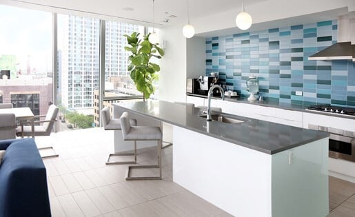 Foto del edificio - 656 W Sheridan Rd
