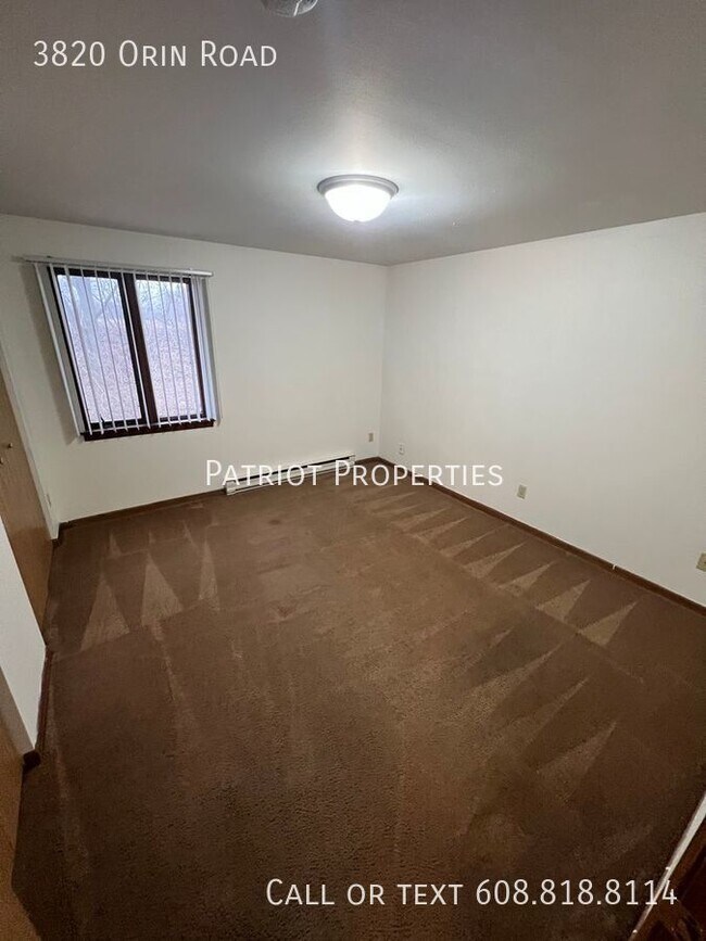 Building Photo - 1 bed/1 bath plus den in Madison, WI!