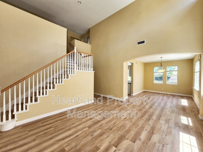Building Photo - 714 Casita Ln