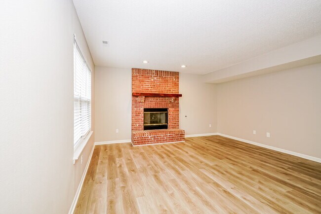 Foto del edificio - 9005 Lighthorse Dr