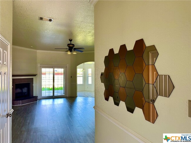 Building Photo - 4501 Alleeta Dr