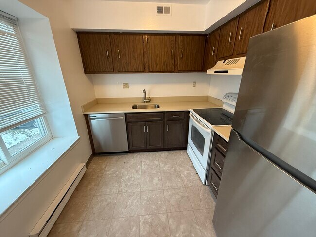 Foto del edificio - 96 Candlewood Dr