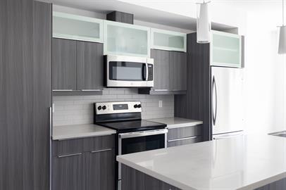 Photo du bâtiment - 15020-15099 99 Ave NW