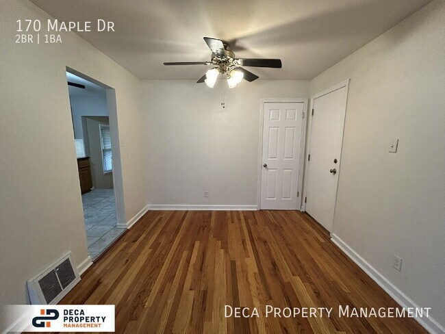 Building Photo - 170 Maple Dr